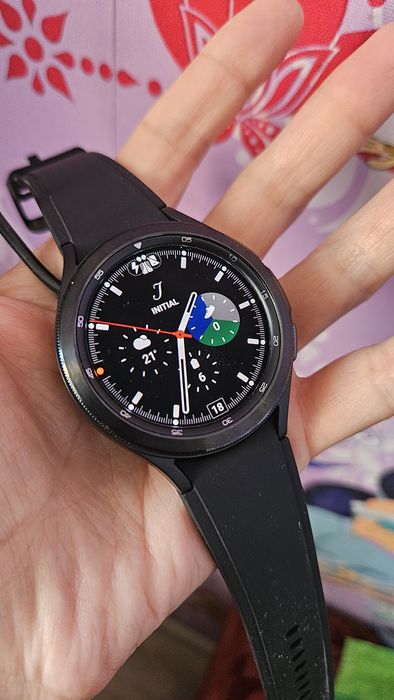 Продам Смарт-Часы GalaxyWatch4 Classik новый оригинал