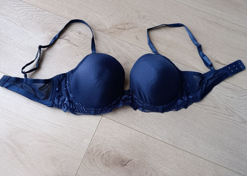 Sutien Triumph 70C sau 70B  Nou