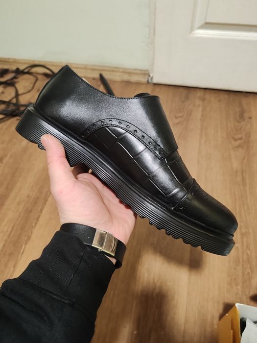 Vand papuci,pantofi ce o fi