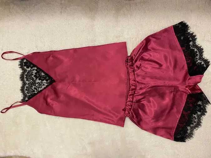 Set lenjerie noapte, top+pantaloni scurti, roz cu dantela negru,nou, S