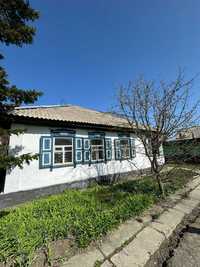 Продается трехкомнатный дом в районе бульвара Гагарина.