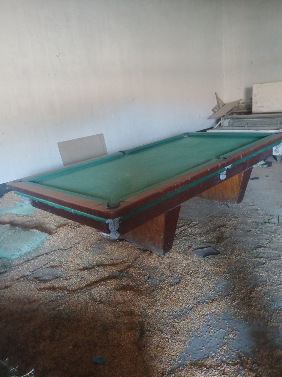 Billiard stoli sotiladi srochna (kelishilgan narxda)