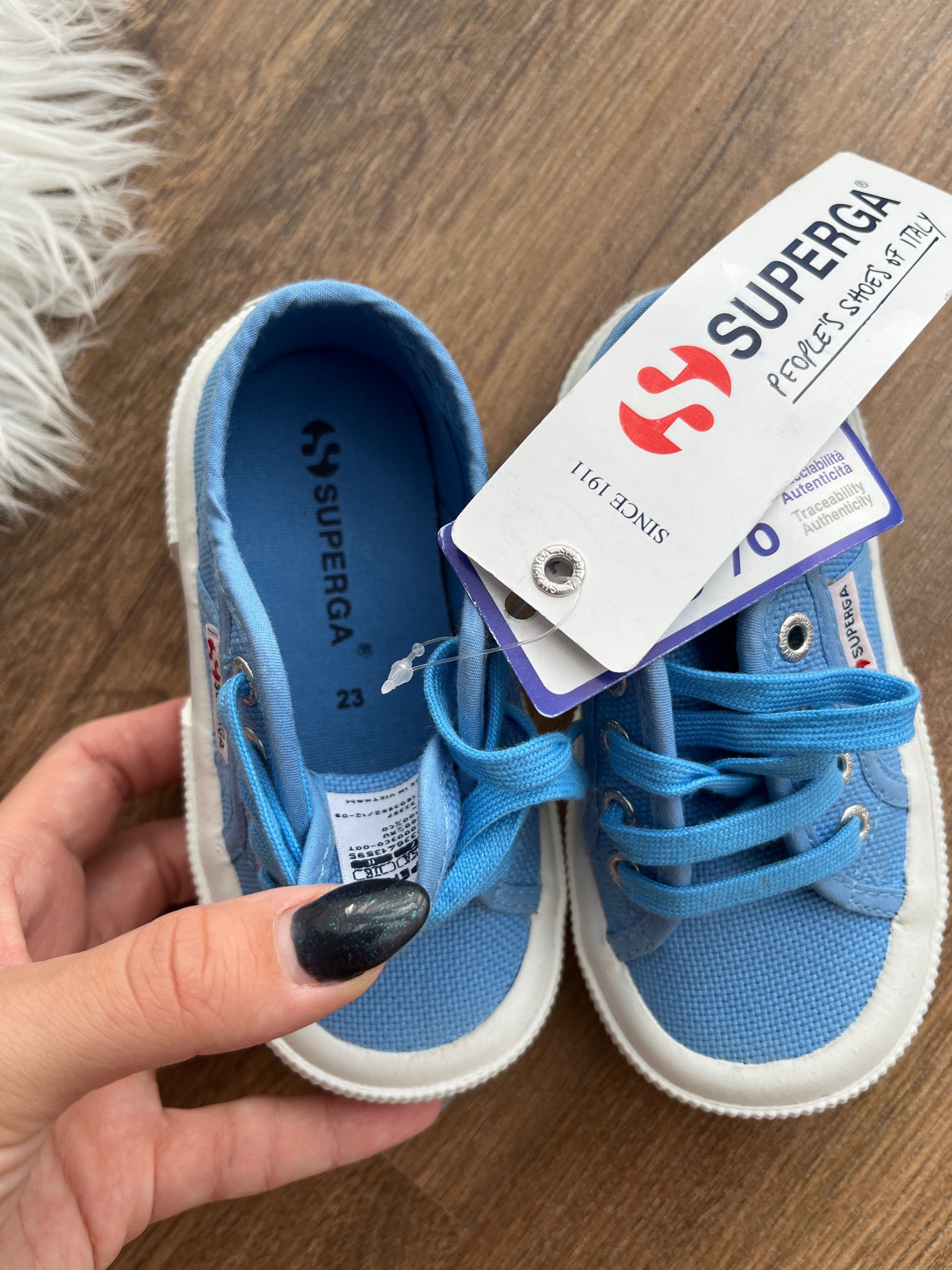 Нови детски обувки Superga 35 лв