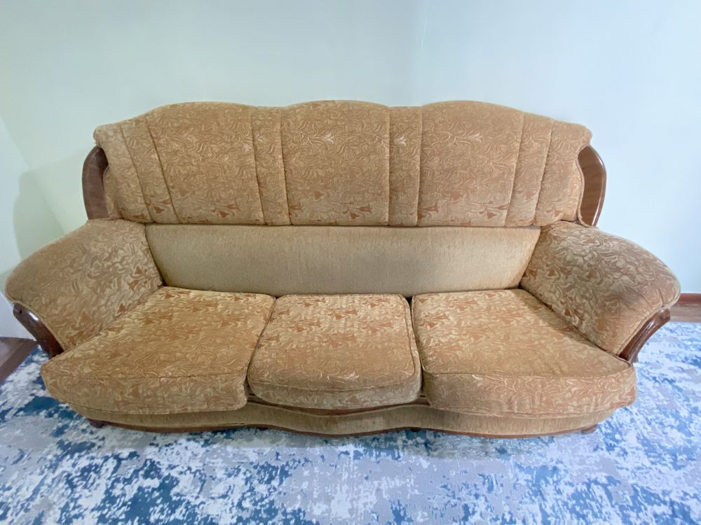 Трёхместный диван+2 кресла