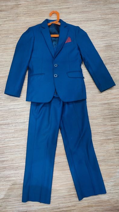 Продам школьные вещи на 6-10 лет