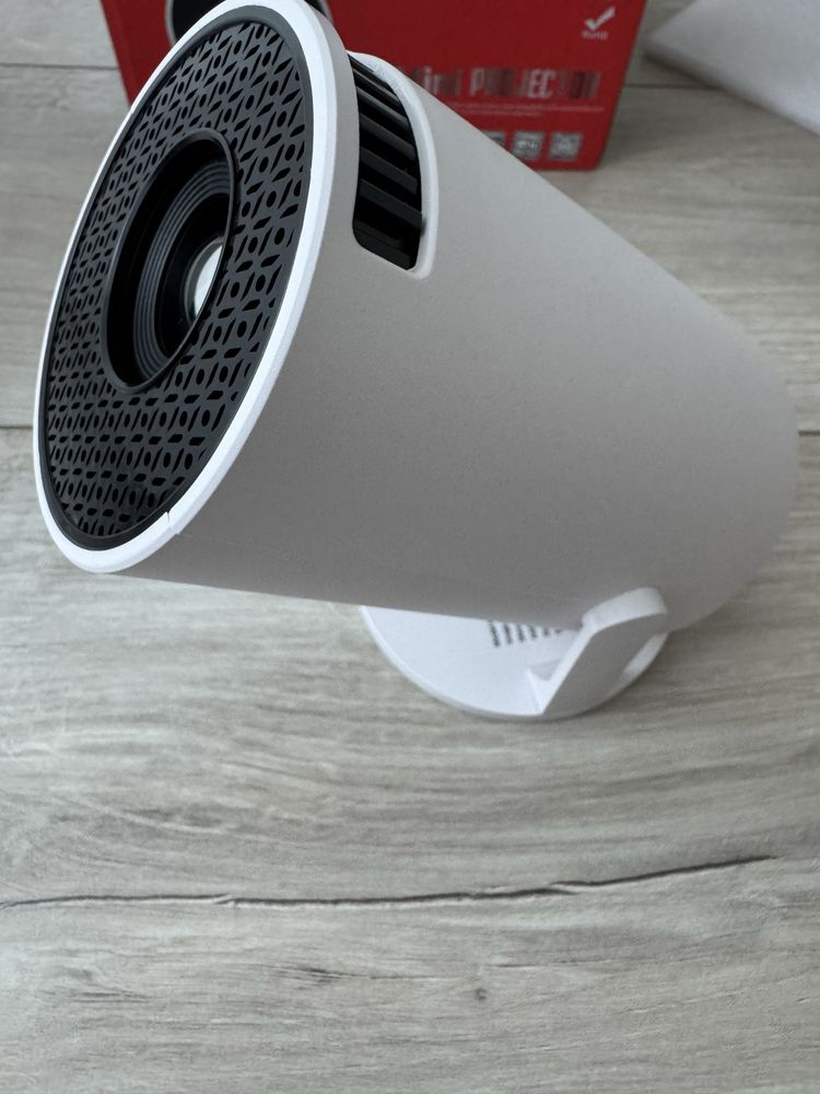 Video Proiector portabil cu wi-fi wireless alb, nou, la cutie!
