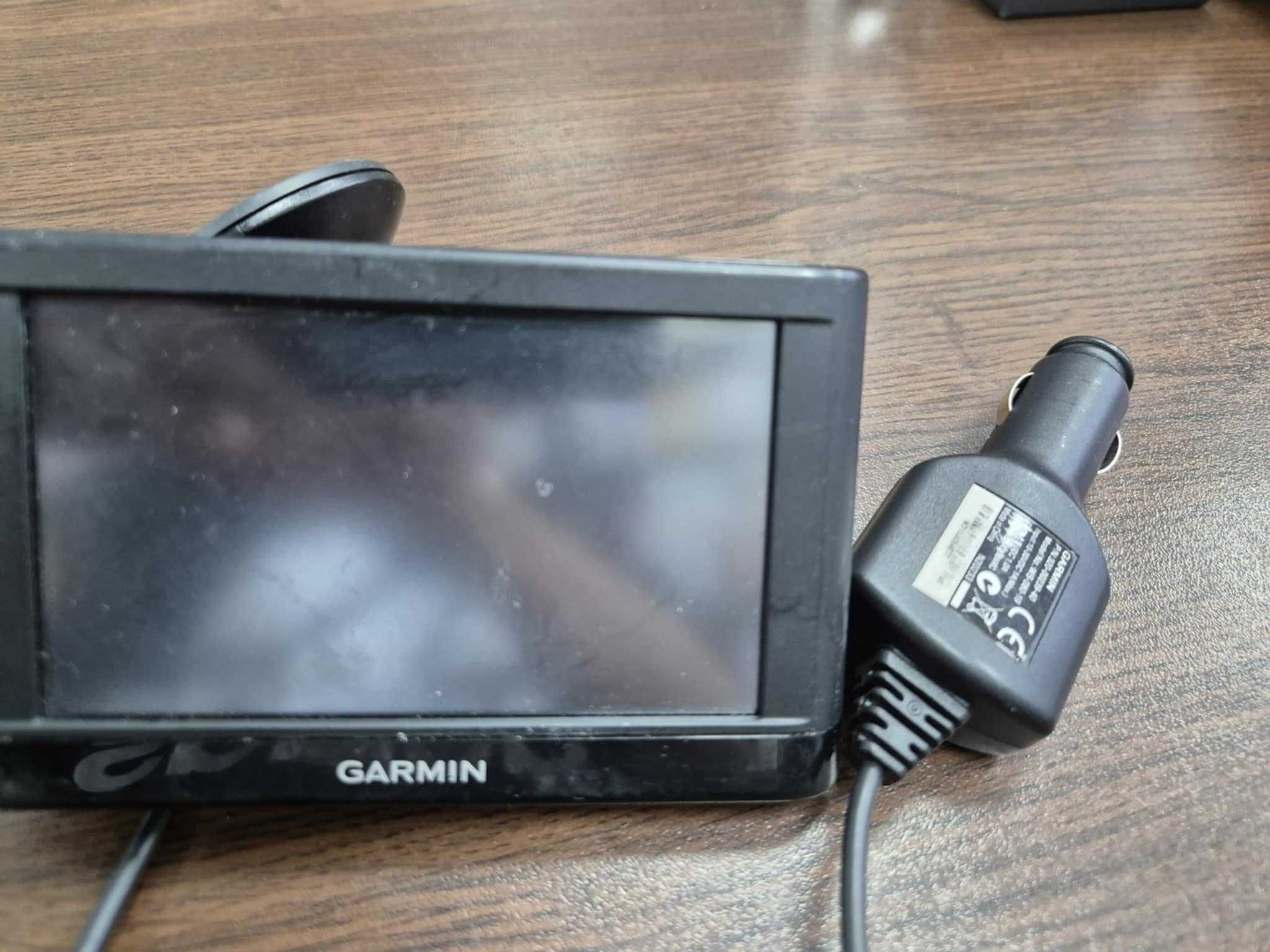 GPS навигация Garmin + зарядно