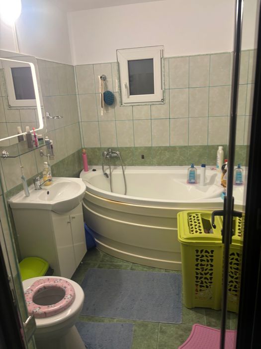 Vând apartament 3 camere