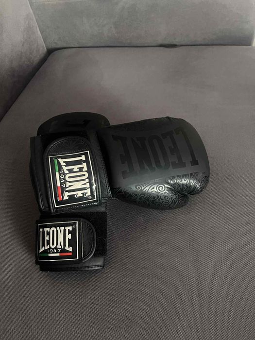 Боксови ръкавици LEONE