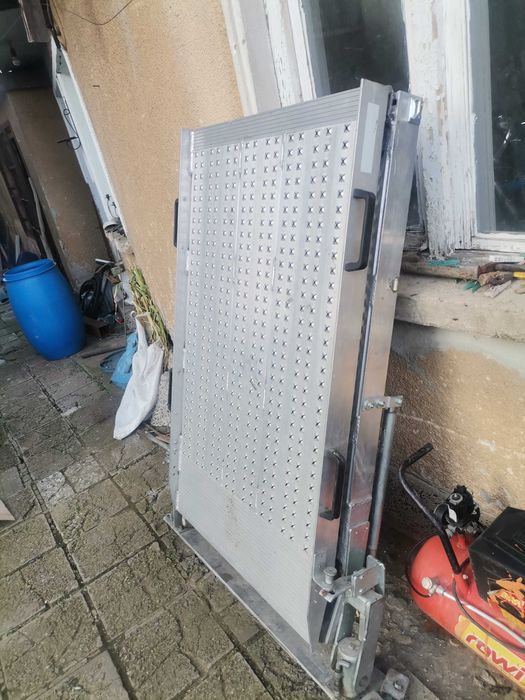 разтегателна рампа за инвалиди