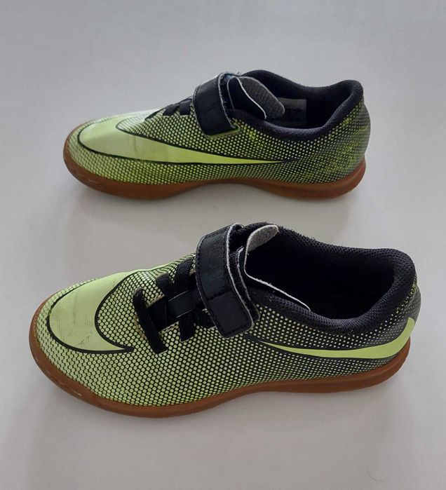 Ghete / adidasi fotbal copii NIKE Bravatax II IC marimea 32 - sala