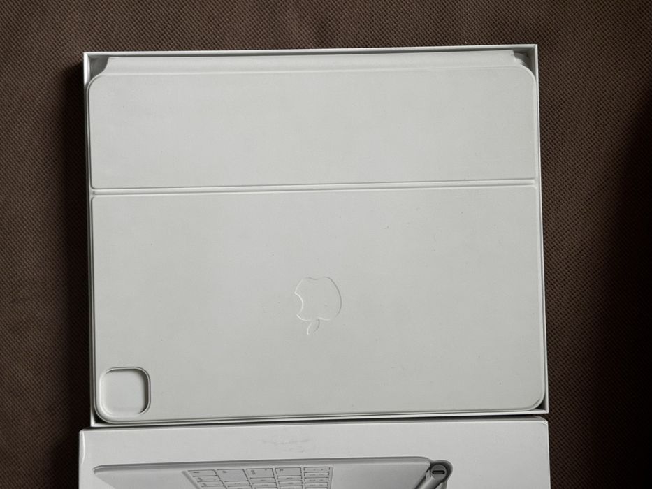 Apple Magic Keyboard 12.9 inch gen 5