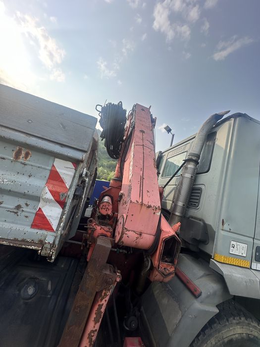 Vand , camion iveco cu macara