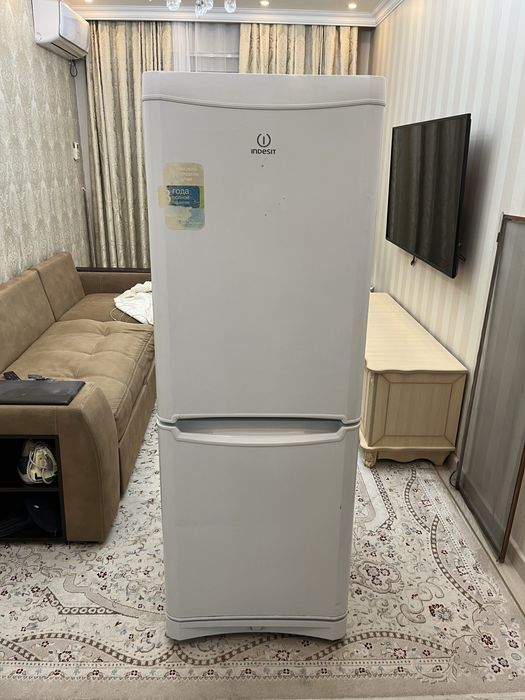 Холодильник Indesit