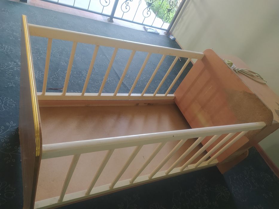 Ёш болалар учун кароват холати яхши