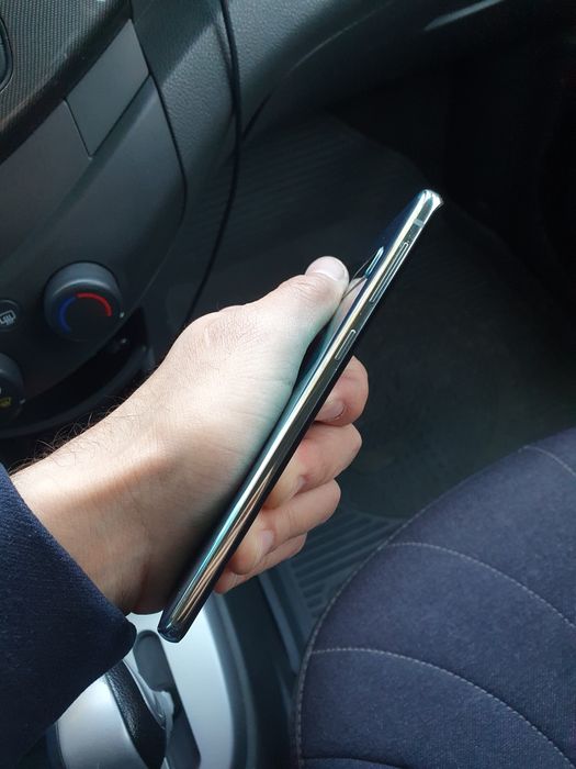 Samsung Galaxy S10 128Gb продам