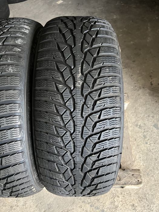 2 anvelope de iarna 215/55/17 nokian!
