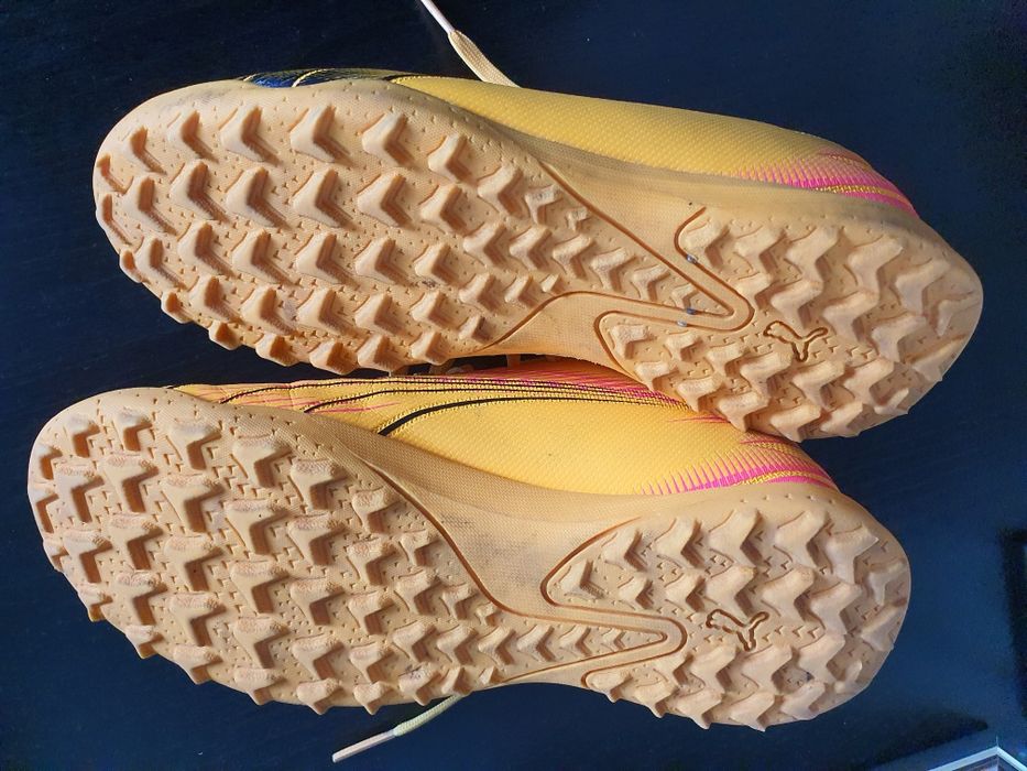 Ghete fotbal copii Puma 34.5