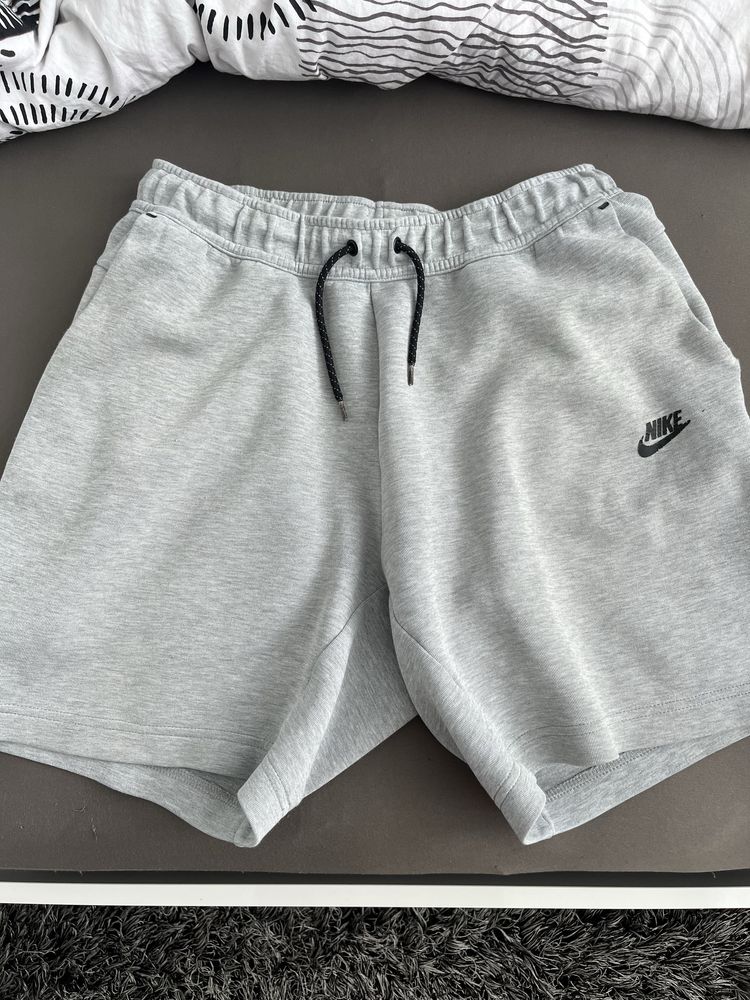 Nike Tech Fleece шорти
