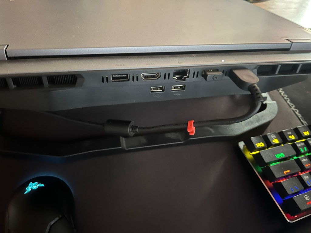 Vând laptop gaming lenovo loq