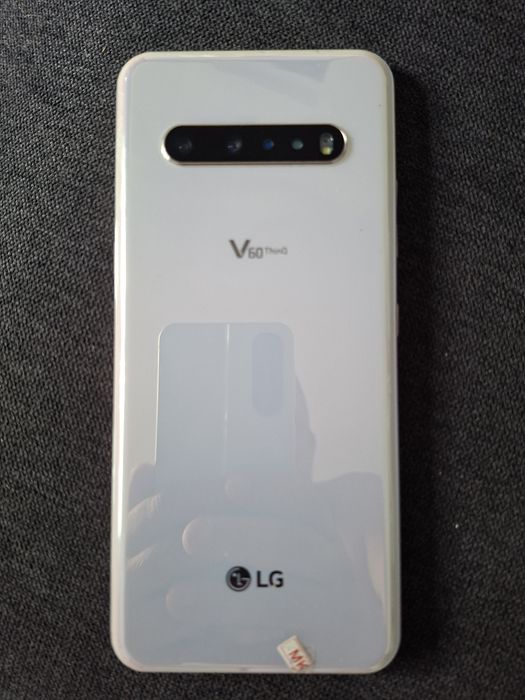 LG v60 stică ecran crăpată