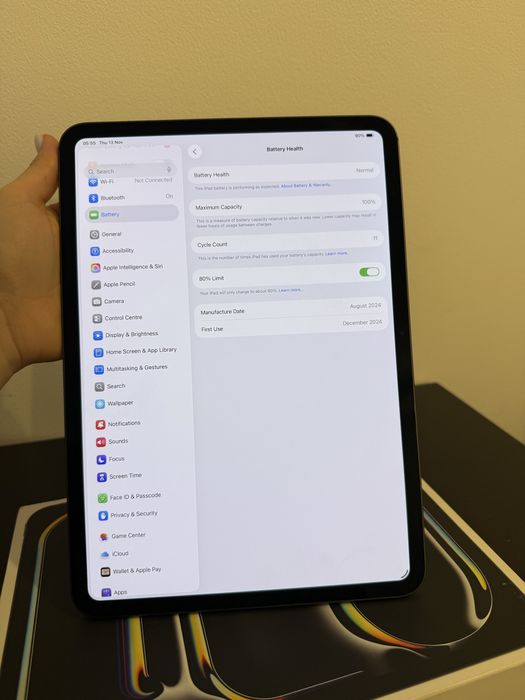iPad Pro 11” M4, Wi-Fi, 256 GB, aproape NOU, 11 cicluri de incarcare