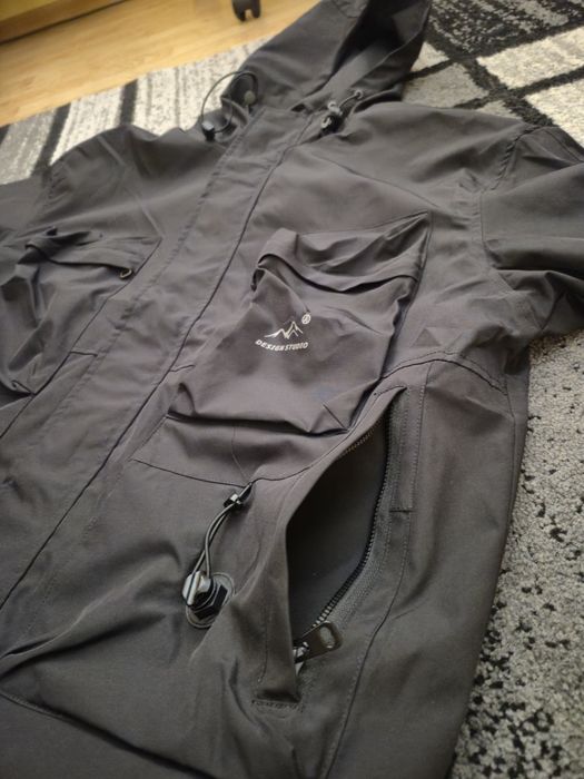 Яке ветровка и панталон М (нови)