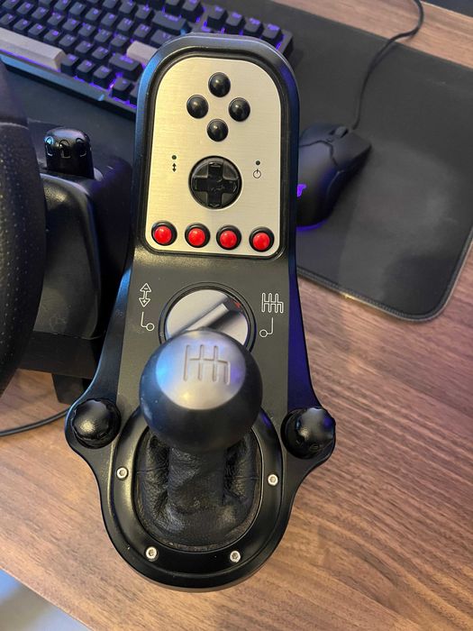 Vand volan Logitech G25 cu schimbator