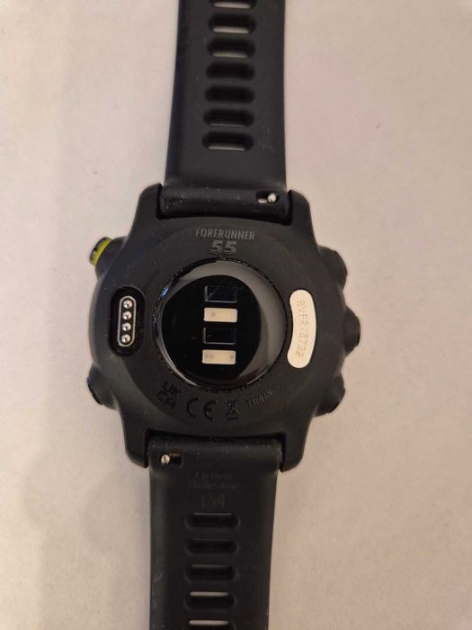 Garmin Forerunner 55 (42мм) – спортен GPS часовник, отлично състояние