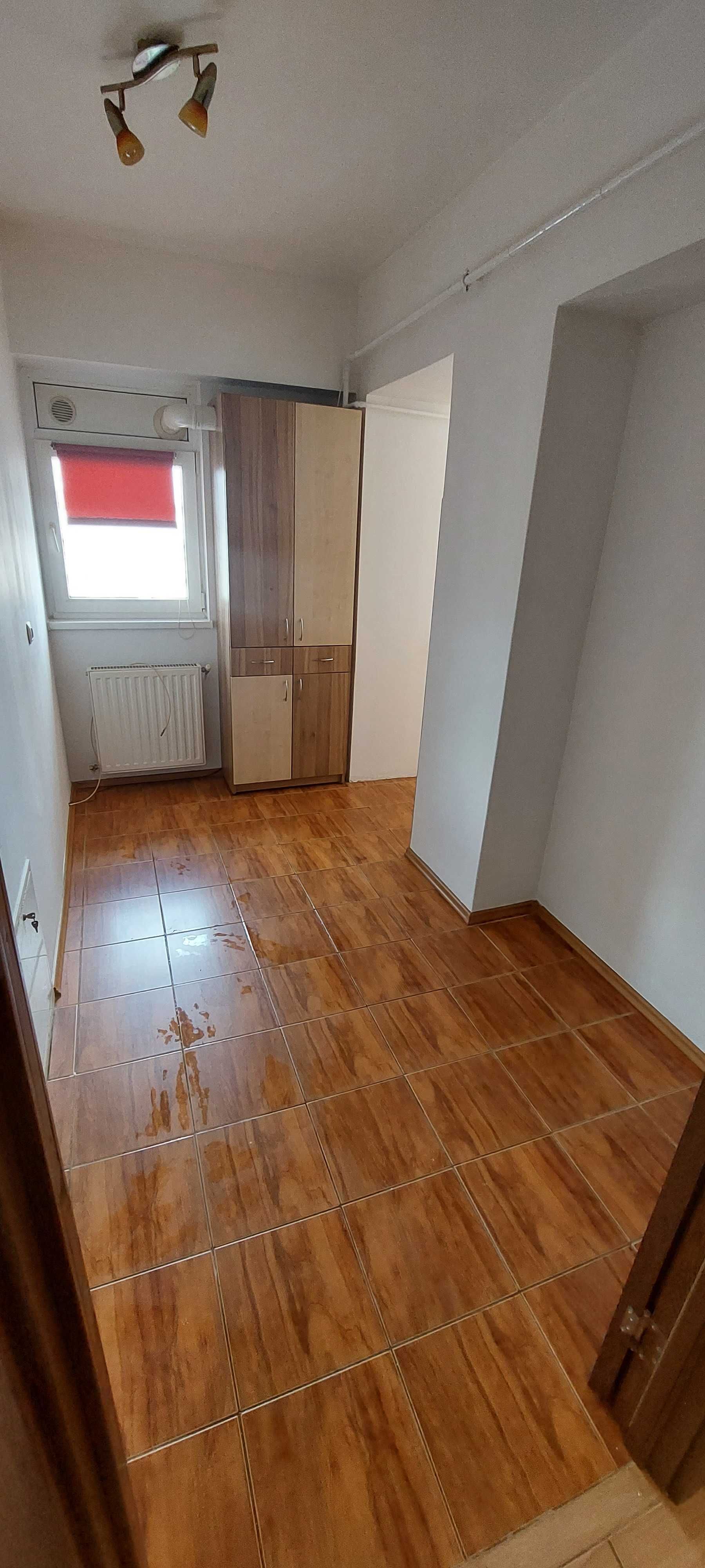 Apartament 2 camere semidecomandat Craiovita Noua