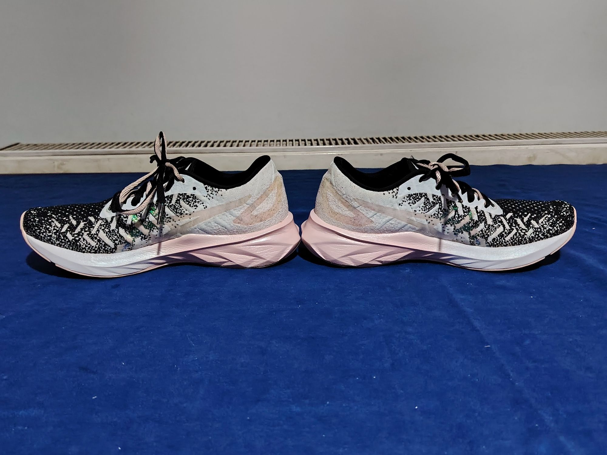 ASICS Dynablast, adidași alergare, mărimea 39, interior  24,, 5 cm.