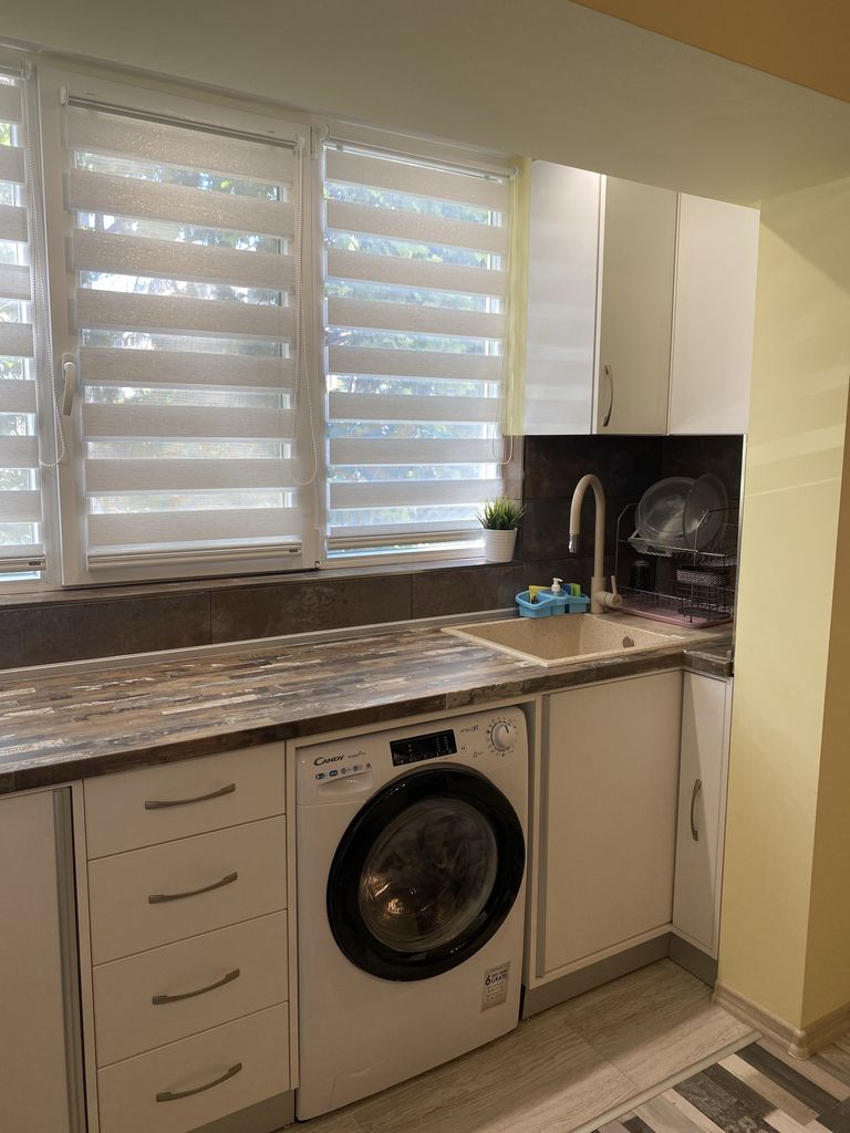 Дава се под наем Едностаен апартамент в Русе, Дружба 1 - 40 кв.м за 306 € - Снимка #2