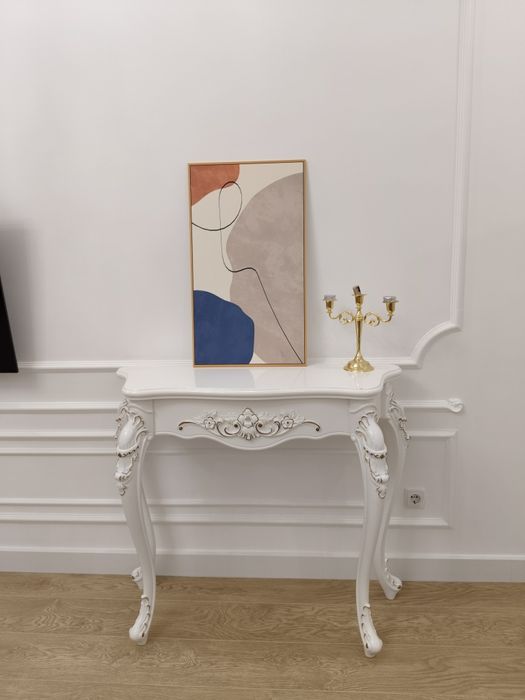 Консоль белая с золотом