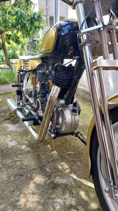 De vanzare motocicleta veche anii 30 triumph tiz norton bsa