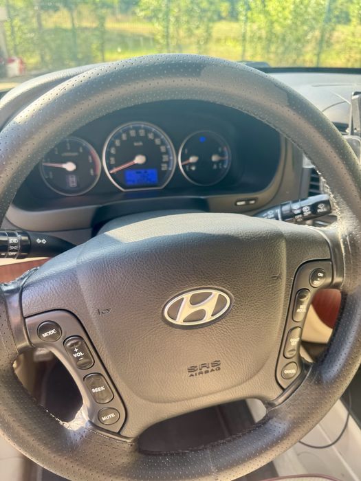 Hyundai Santa Fe 7 locuri 2.2 D 4X4