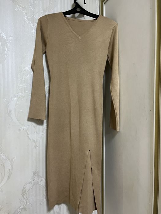 Платье новое, ни разу не носилось! отдам за 4К тенге.