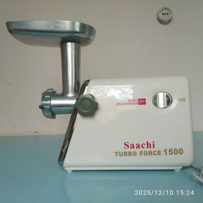 Мясорубка электрическая SAACHI.