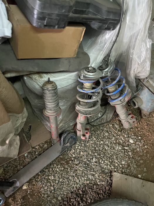 Продам стойки и пружины на приору