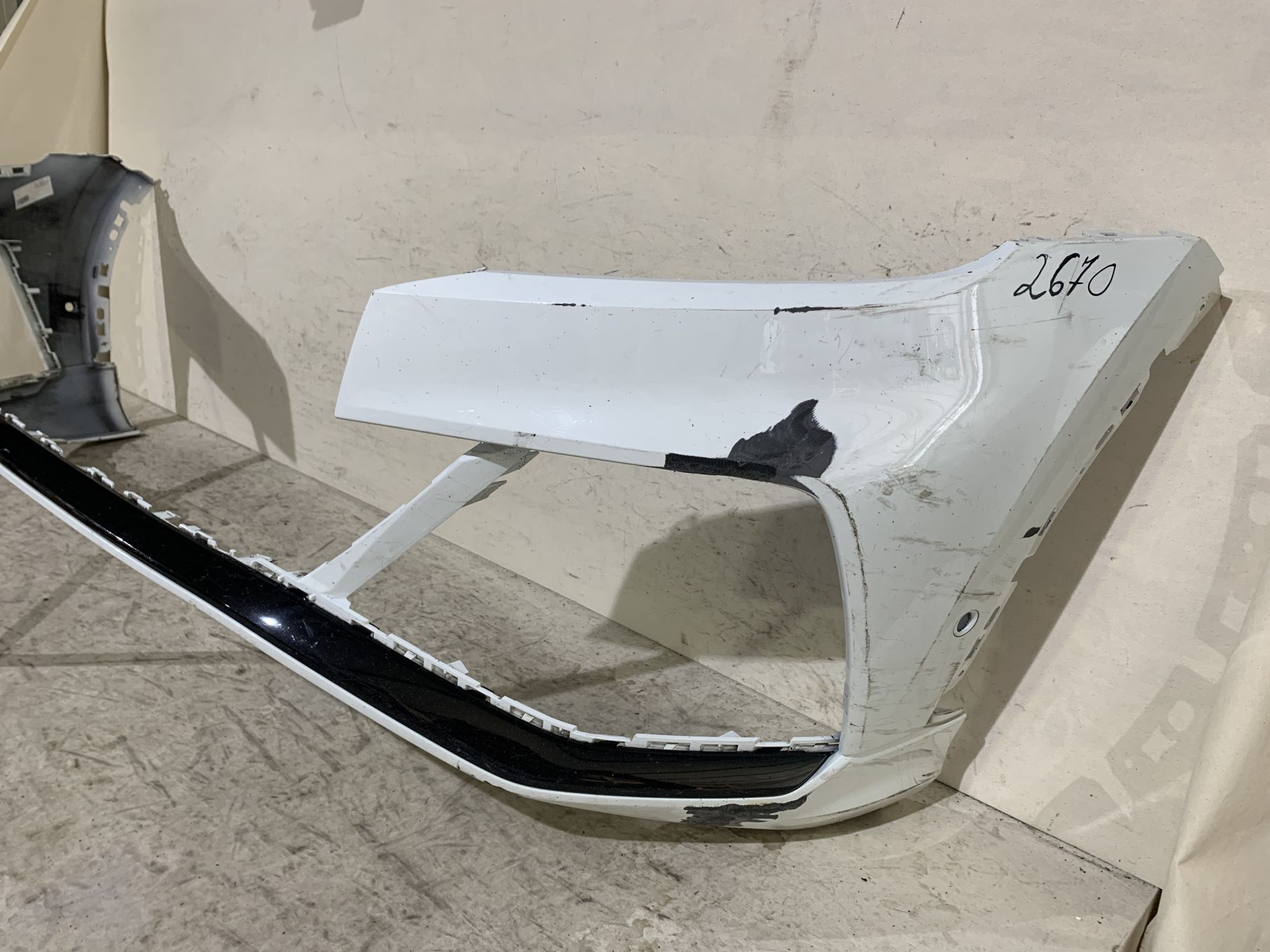 Bara fata Audi Q8 , 2018, 2019, 2020, 2021, 2022, cod origine OE 4M8807437D