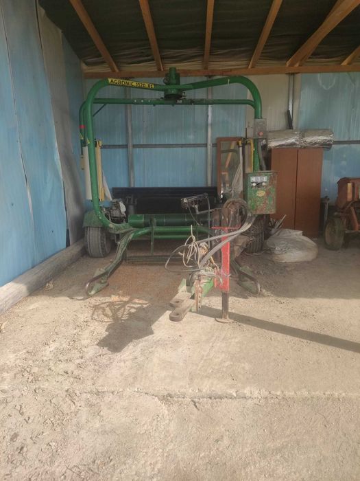 Vand 2 infoliatoare de Baloti cu autoincarcare