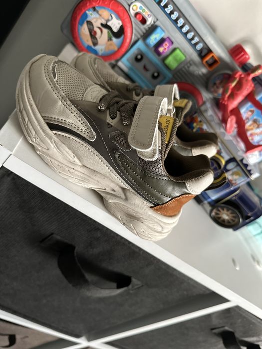 Кроссовки Jomoto 28 р в хорошем состоянии