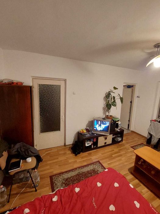 Inchiriez garsoniera