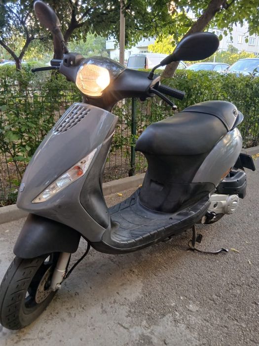 Piaggio Zip 2022 49cc se conduce cu B