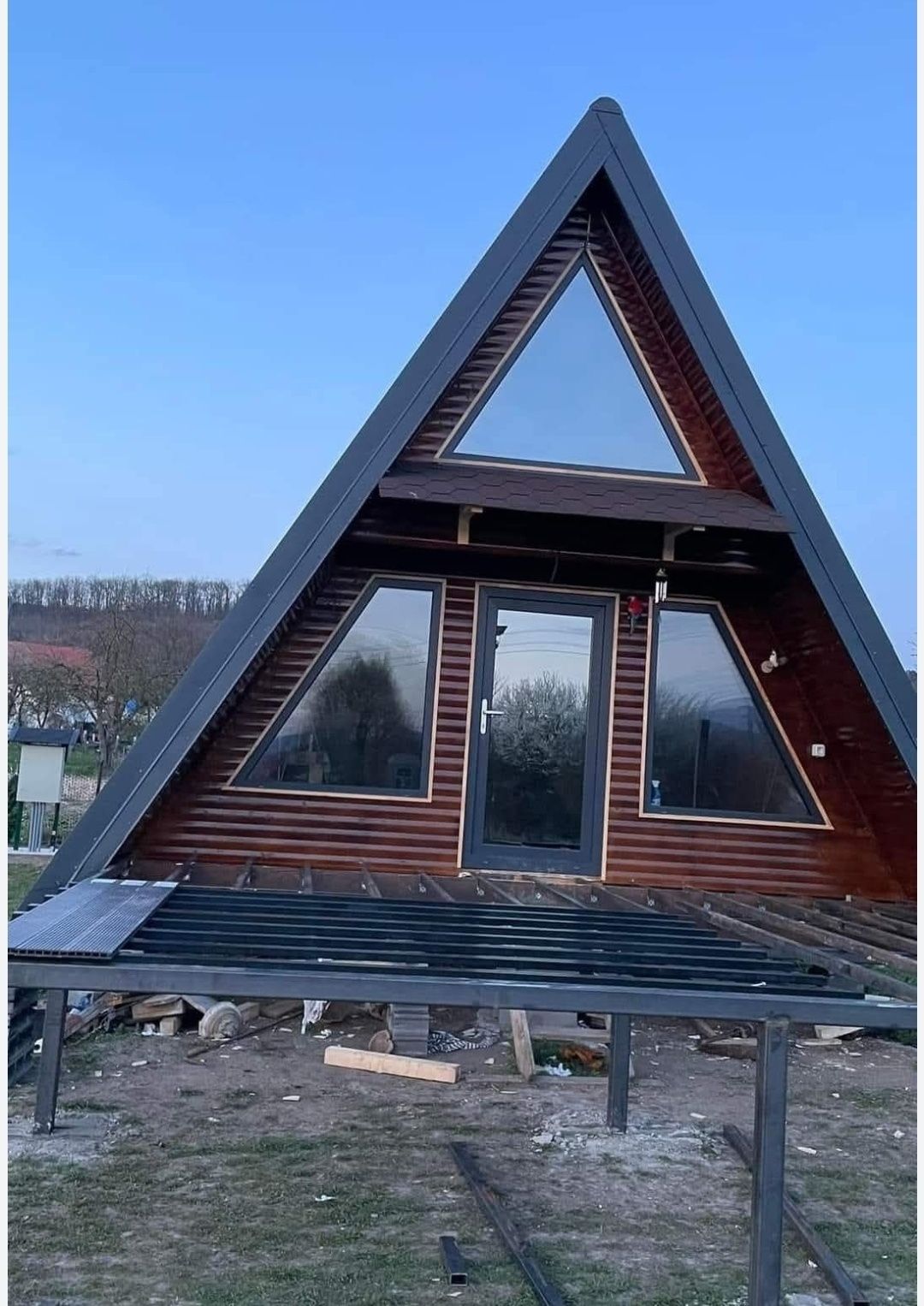 Case din lemn masiv, cabane tip A, foișoare, magazii,