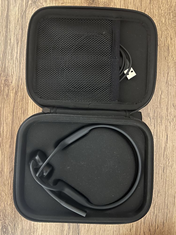 Наушники с костной проводимостью и с микрофоном OpenComm by Shokz