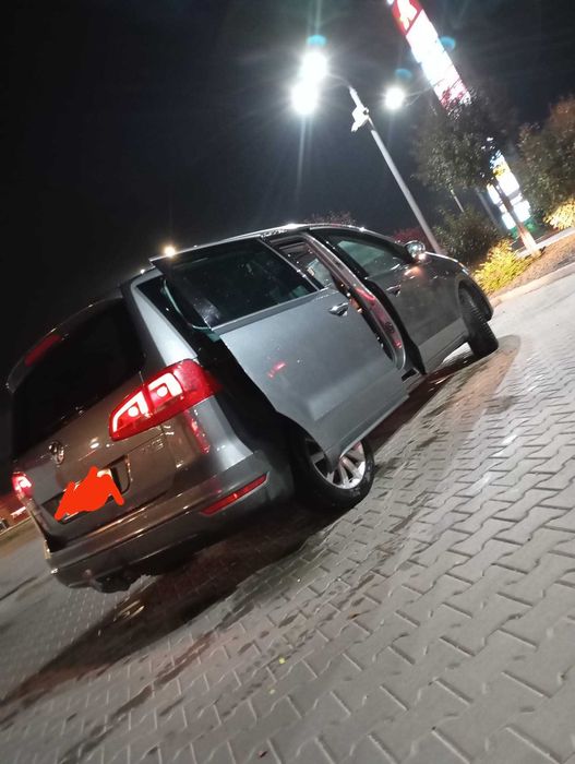 Sharan 7 locuri .