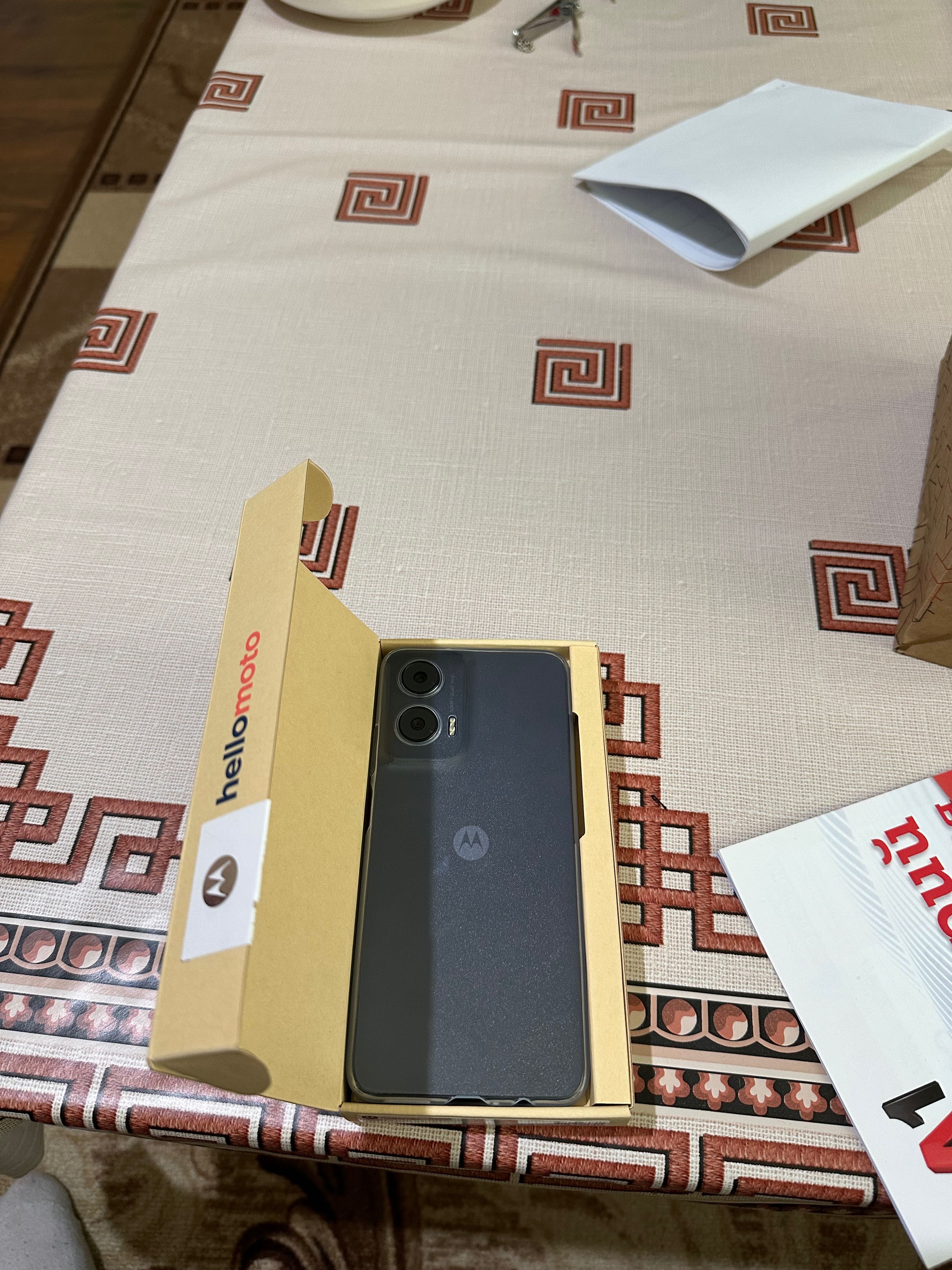 Moto g35 5g с гаранция 3 години