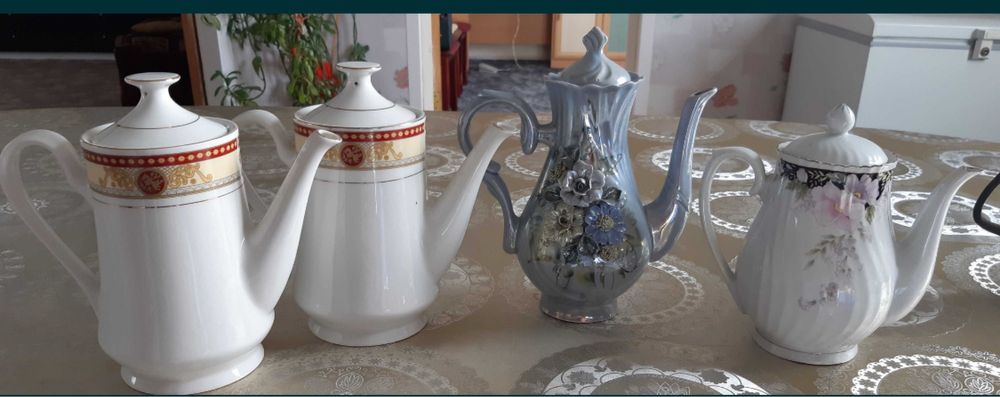 Продам фарфоровые чайники