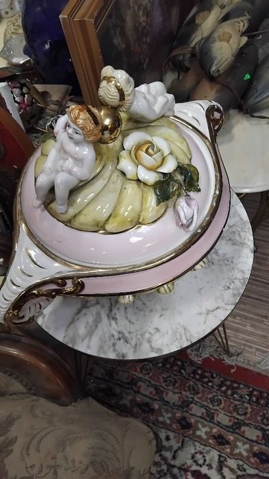 Старинен италиански порцеланов супник!