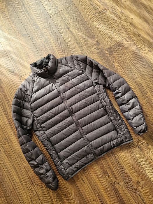 Страхотно мъжко яке пухено  CALVIN KLEIN размер S , пух и пера